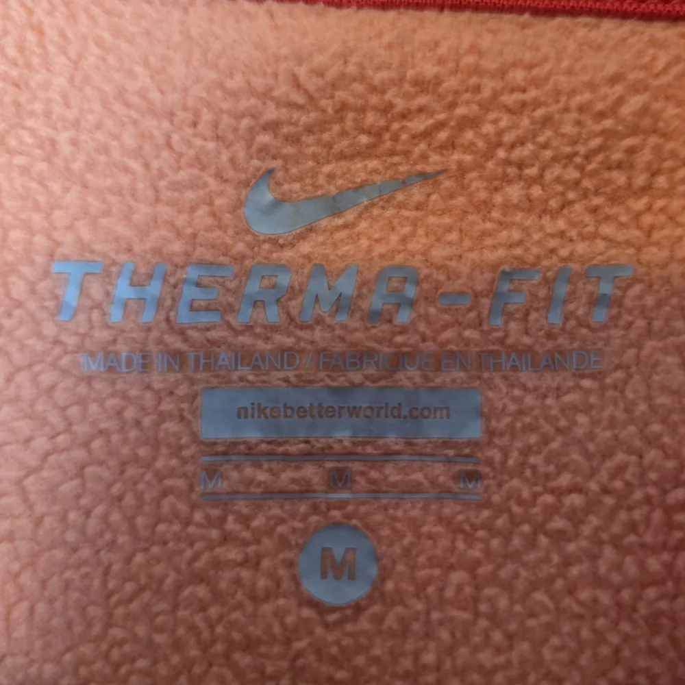 Nike Therma-Fit Women’s Coral Orange Hoodie Pullover Sweatshirt, Size Medium - Picture 4 of 4